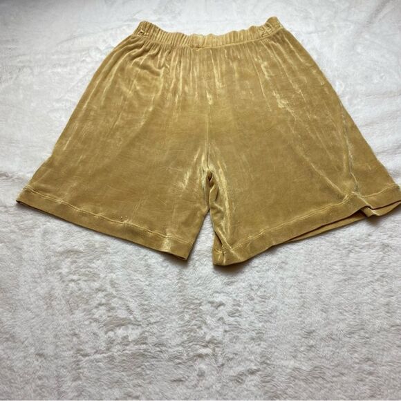 BCBG Paris Knits Vintage Gold Tone Shimmering Pull On Shorts - Picture 2 of 8